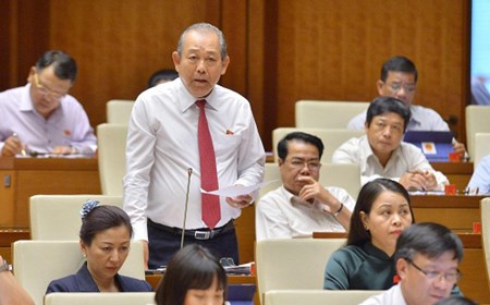 Phó Thủ tướng Thường trực làm rõ một số nội dung chất vấn của đại biểu Quốc hội